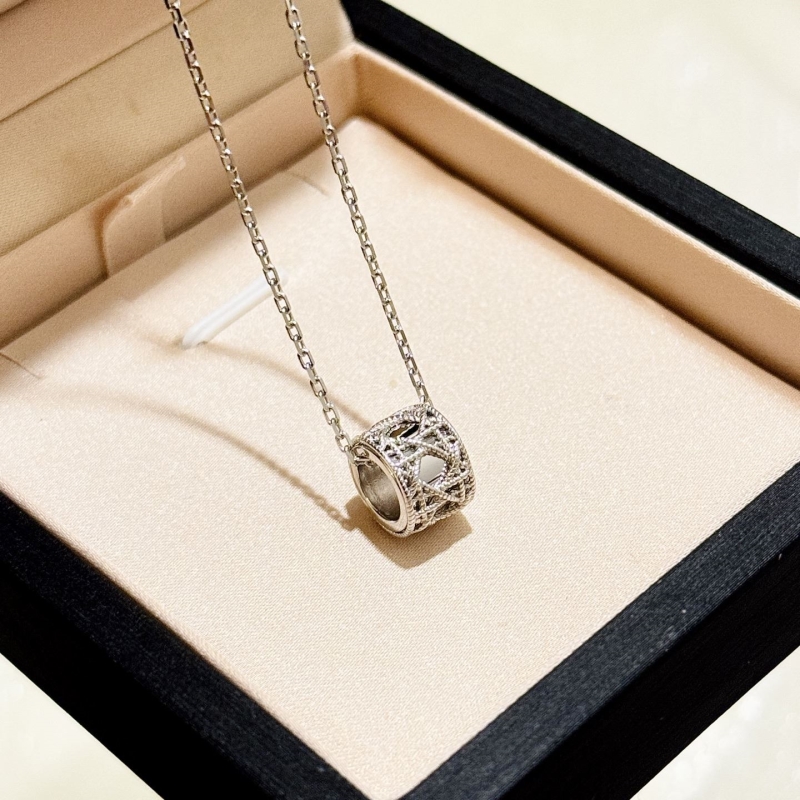 chr1st1an D10r necklaces